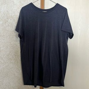 Tek Gear xl ladies charcoal top short sleeve tunic length, like new condition